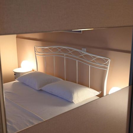 Evita'S Guesthouse Agia Marina Mikrolimanou Екстер'єр фото