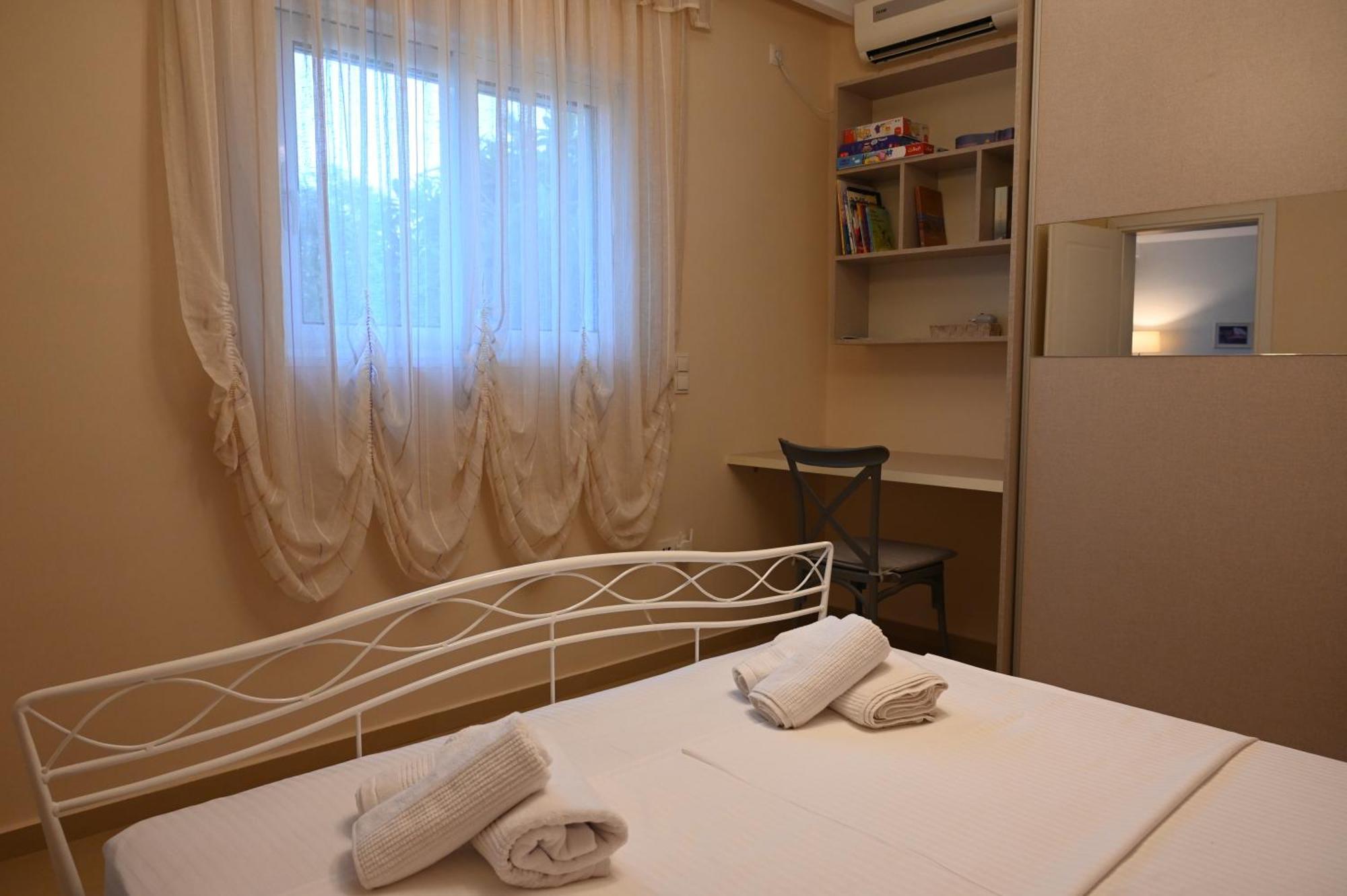 Evita'S Guesthouse Agia Marina Mikrolimanou Екстер'єр фото