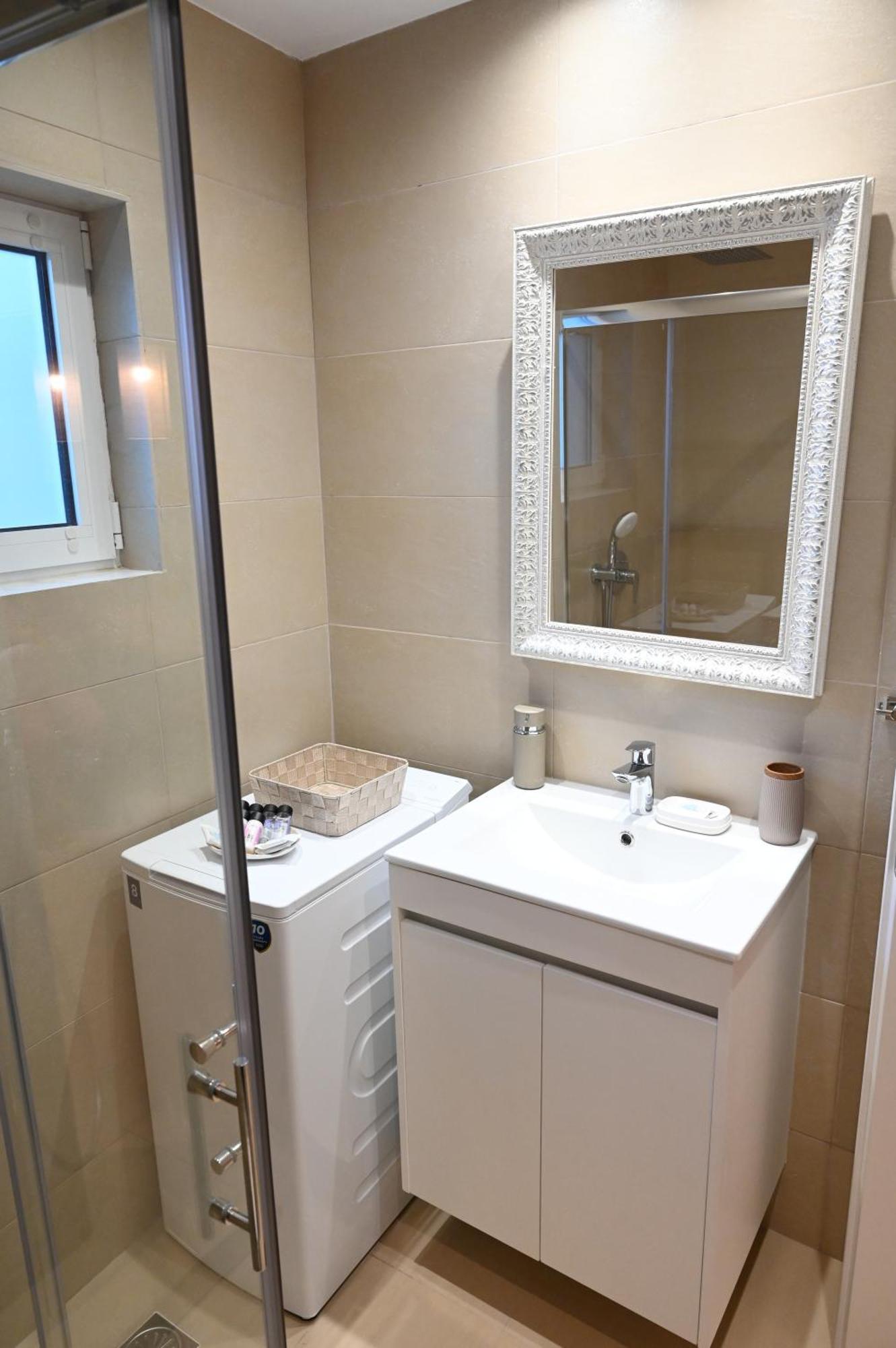 Evita'S Guesthouse Agia Marina Mikrolimanou Екстер'єр фото